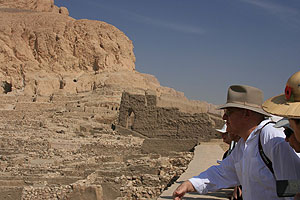 John Romer, Deir el-Medina.